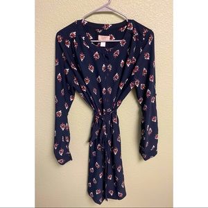 Shirt dress with buttons and tie waist